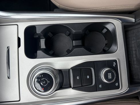 Used 2023 Ford Explorer Limited image 40