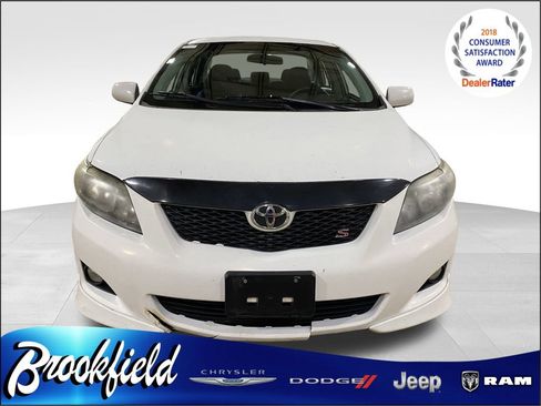 Used 2010 Toyota Corolla image 2