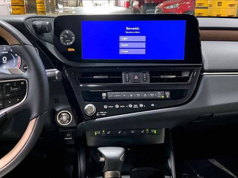 Used 2025 Lexus ES 350 Ultra Luxury image 6