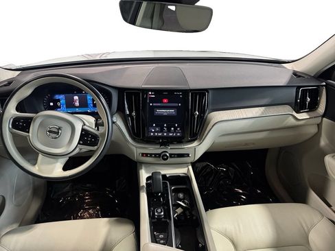 Used 2023 Volvo XC60 B5 Plus w/ Climate Package AWD/4WD image 16