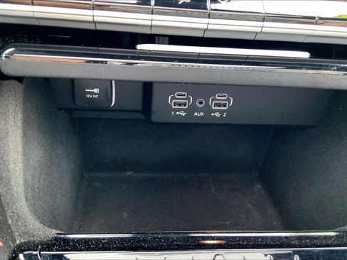 Used 2023 Jeep Wagoneer 4WD w/ Premium Group I image 29
