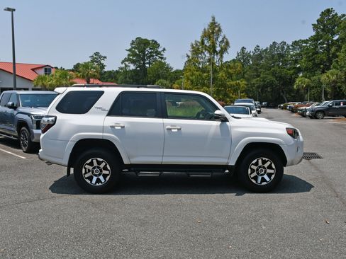 Certified 2023 Toyota 4Runner TRD Off-Road Premium w/ Moonroof Package AWD/4WD image 5