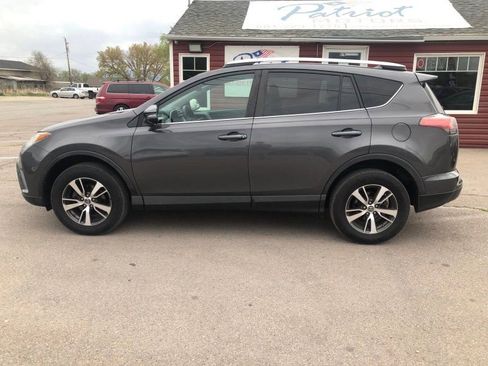 Used 2016 Toyota RAV4 XLE AWD/4WD image 2
