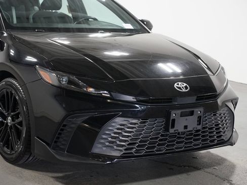 Certified 2025 Toyota Camry SE FWD image 4