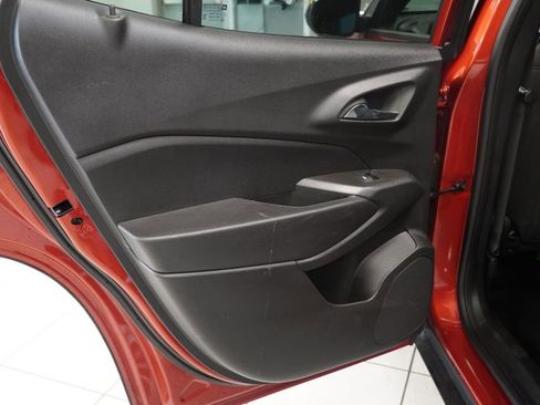 Used 2024 Chevrolet Trax RS FWD image 24