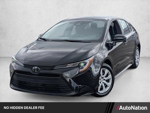 Certified 2025 Toyota Corolla LE FWD image 1