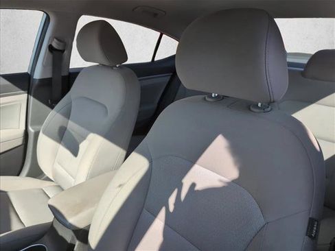 Used 2018 Hyundai Elantra SEL image 9