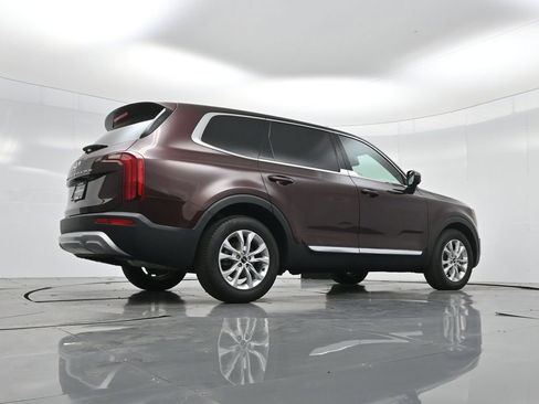 Certified 2022 Kia Telluride LX image 39