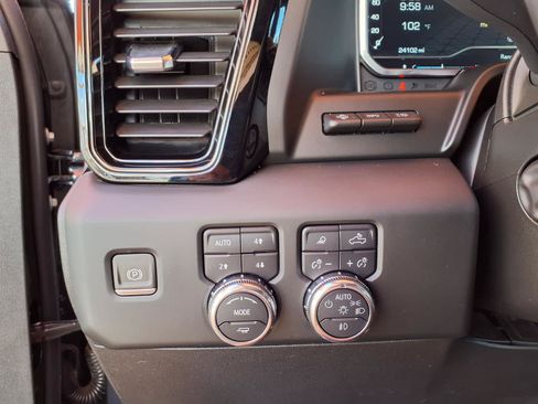 Used 2024 GMC Sierra 1500 AT4 w/ Technology Package AWD/4WD image 21