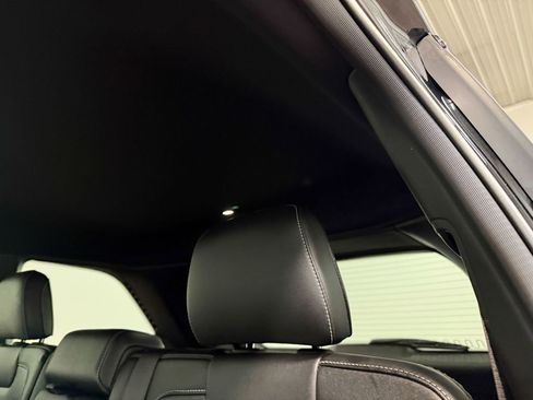 Used 2024 Jeep Grand Cherokee Altitude image 9