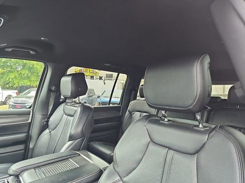 Used 2024 Jeep Wagoneer Series II w/ Flexible Seating Group RWD image 18