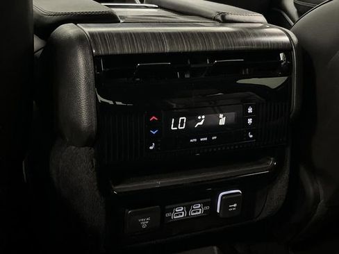 Used 2023 Jeep Wagoneer Series II w/ Premium Group I image 35