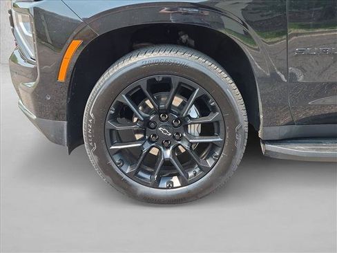 Used 2026 Chevrolet Suburban LT w/ Comfort Package AWD/4WD image 25