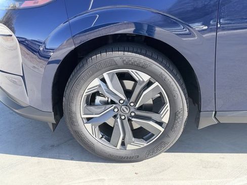 Certified 2025 Nissan Murano SV image 36