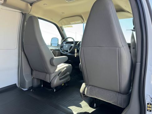 New 2026 Chevrolet Express 2500 Extended RWD image 7