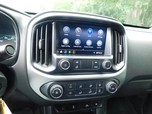 Used 2022 Chevrolet Colorado LT w/ LT Convenience Package RWD image 9