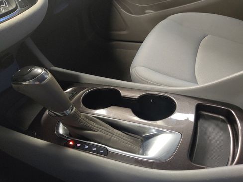 Used 2020 Chevrolet Malibu LS FWD image 26