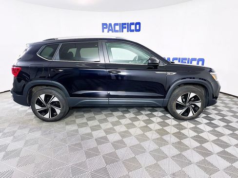 Used 2024 Volkswagen Taos SE w/ Panoramic Sunroof Package AWD/4WD image 10