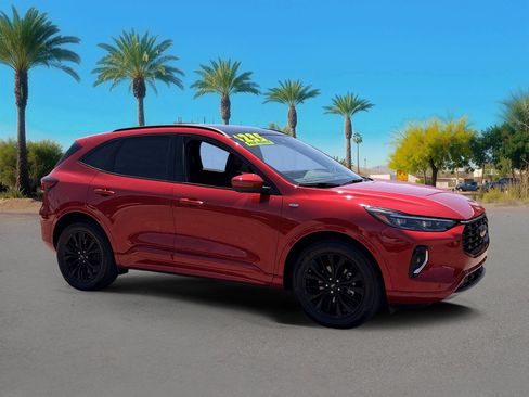 Used 2023 Ford Escape ST-Line Elite w/ Premium Technology Package AWD/4WD image 7