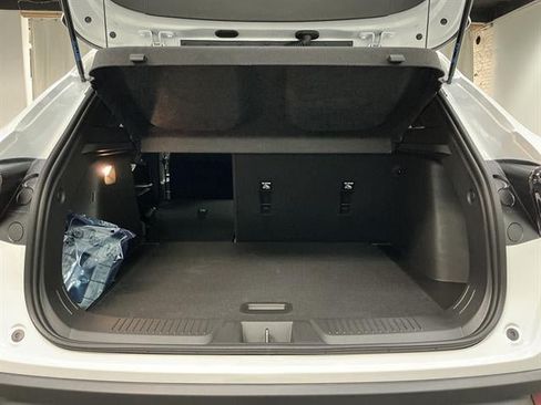 New 2026 Chevrolet Trax RS w/ Sunroof Package FWD image 30