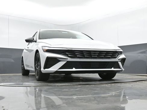 New 2026 Hyundai Elantra SEL Sport image 16