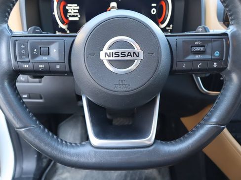 Used 2021 Nissan Rogue Platinum FWD image 12