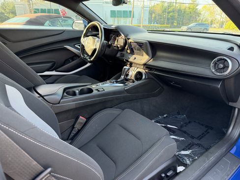 Used 2021 Chevrolet Camaro LT RWD image 16