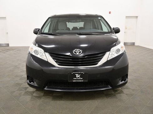 Used 2015 Toyota Sienna LE image 10