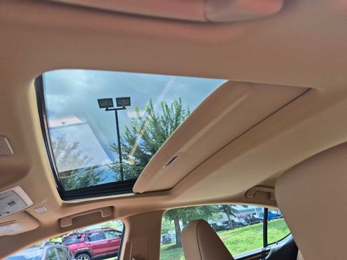 Used 2024 Lexus ES 300h w/ Technology Package FWD image 19