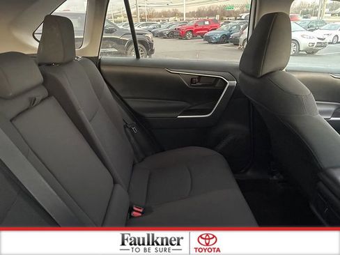 Used 2019 Toyota RAV4 LE image 19