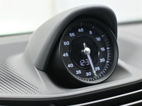 Used 2020 Porsche Taycan 4S image 5