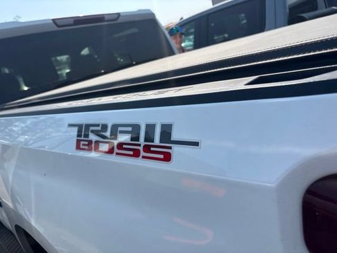 Used 2021 Chevrolet Silverado 1500 Custom Trail Boss AWD/4WD image 18