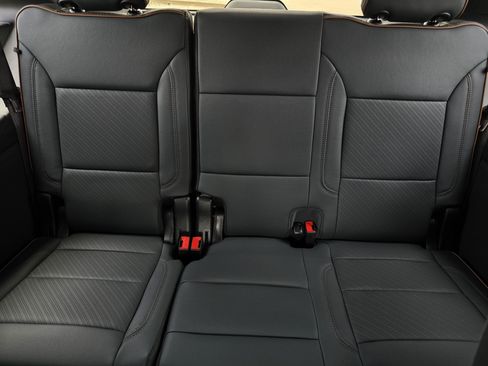 New 2026 GMC Yukon AT4 w/ AT4 Premium Package AWD/4WD image 18