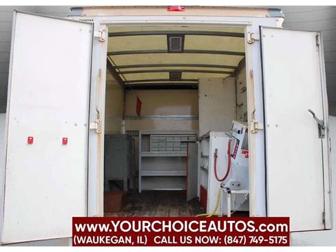 Used 2014 GMC Savana 3500 image 23