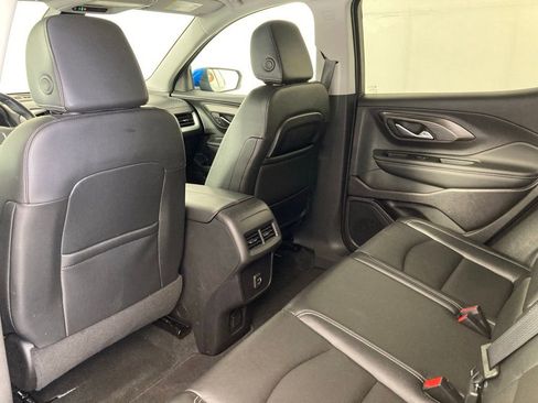 Used 2024 GMC Terrain SLT AWD/4WD image 17