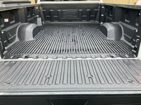 Used 2025 Chevrolet Silverado 3500 LT w/ Convenience Package image 42