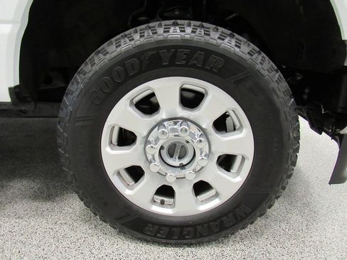 Used 2023 Ford F250 XLT AWD/4WD image 14
