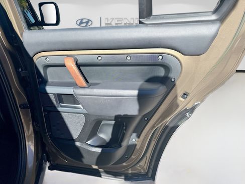 Used 2023 Land Rover Defender 110 X image 30