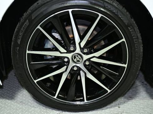 Used 2024 Toyota Camry SE image 18