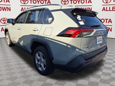 Used 2021 Toyota RAV4 XLE AWD/4WD image 4