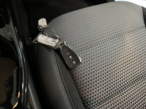 Used 2025 Chevrolet Trax LT w/ LT Convenience Package image 21