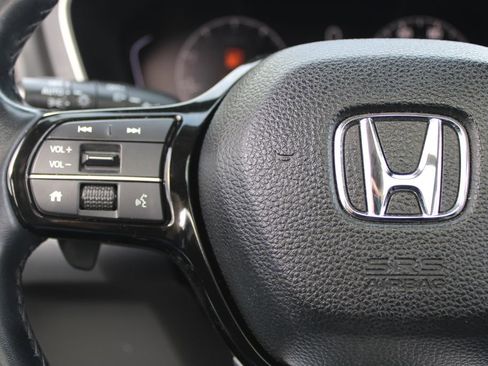Used 2023 Honda Pilot Touring image 14