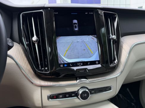 Certified 2023 Volvo XC60 B5 Plus AWD/4WD image 20