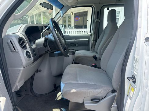 Used 2012 Ford E-350 and Econoline 350 XLT RWD image 9