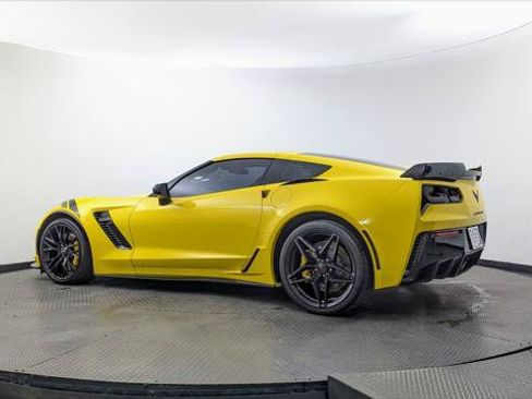 Used 2016 Chevrolet Corvette Z06 w/ 3LZ Preferred Equipment Group RWD image 6