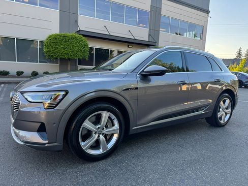 Used 2019 Audi e-tron Premium Plus w/ Towing Package AWD/4WD image 5