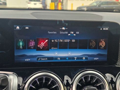 Used 2025 Mercedes-Benz GLB 35 AMG AMG GLB 35 image 31