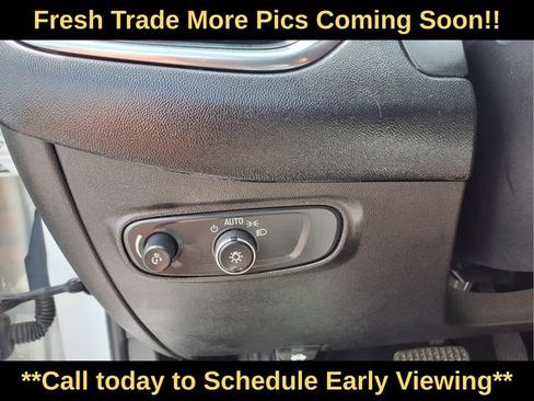 Used 2019 Chevrolet Equinox LT FWD image 24