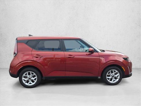 Used 2024 Kia Soul LX w/ Option Group 015 FWD image 4
