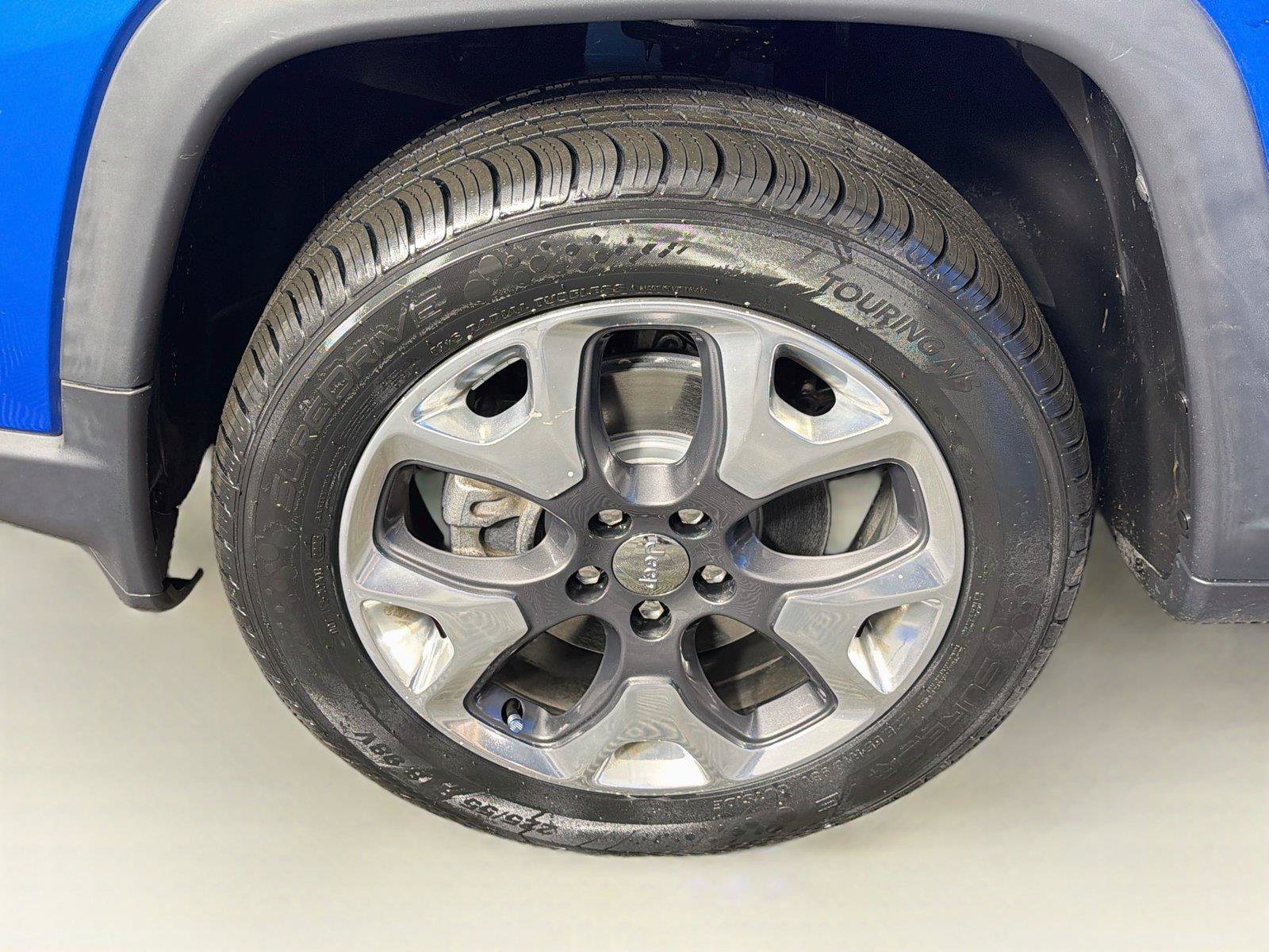 Used 2019 Jeep Compass Limited AWD/4WD image 32